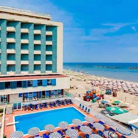 Hotel Majestic بيلاريا-إيجيا مارينا المظهر الخارجي الصورة