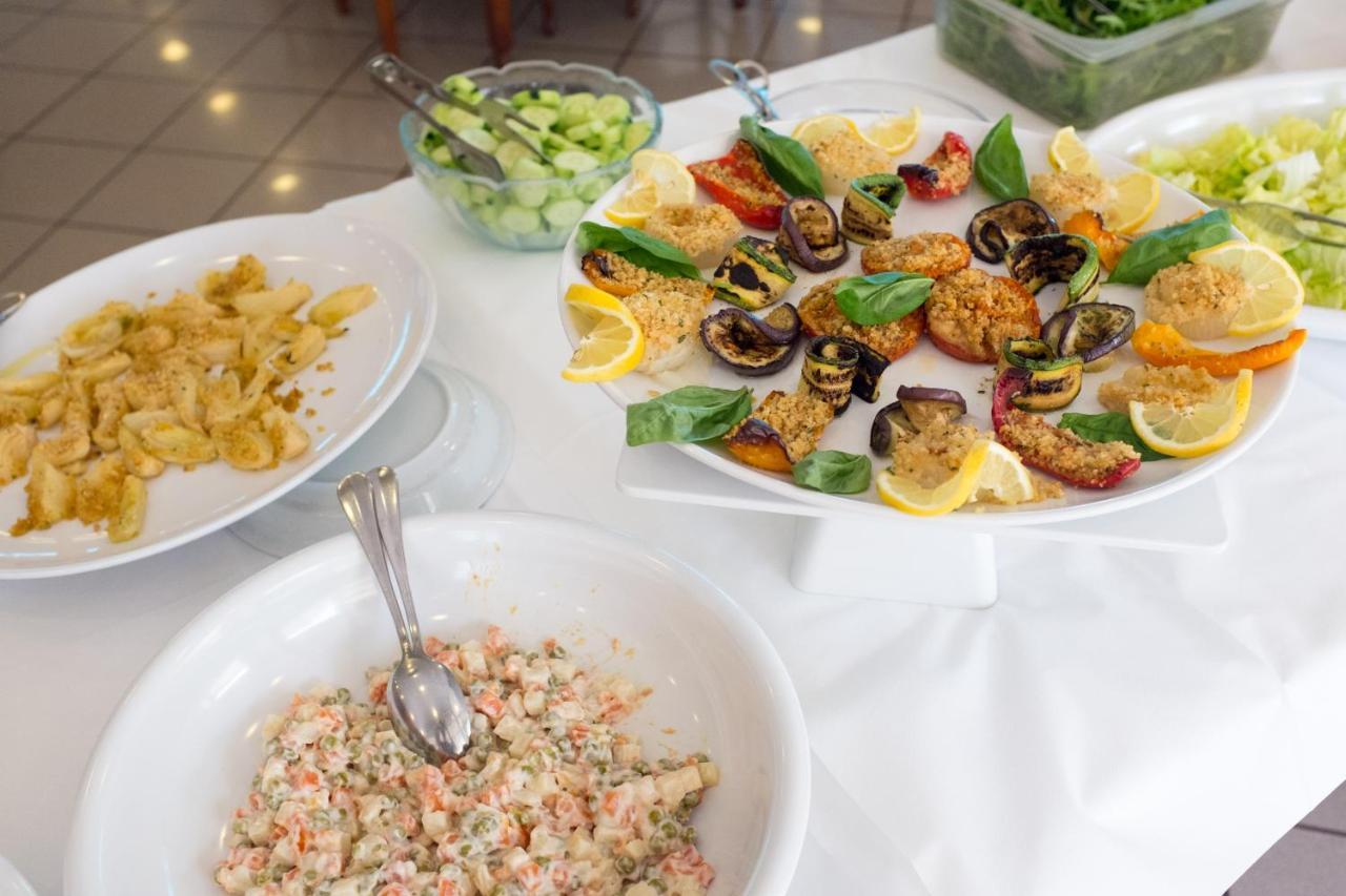 Hotel Majestic بيلاريا-إيجيا مارينا المظهر الخارجي الصورة