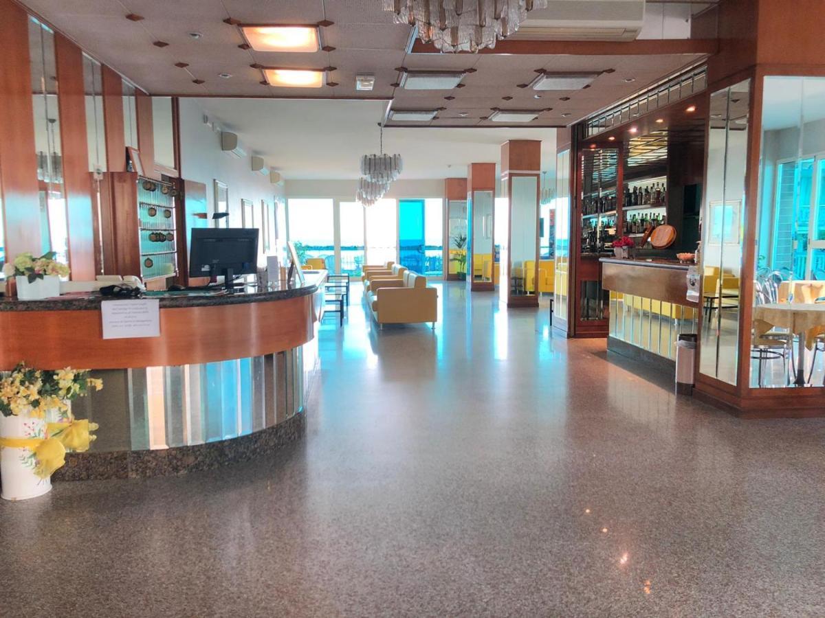 Hotel Majestic بيلاريا-إيجيا مارينا المظهر الخارجي الصورة