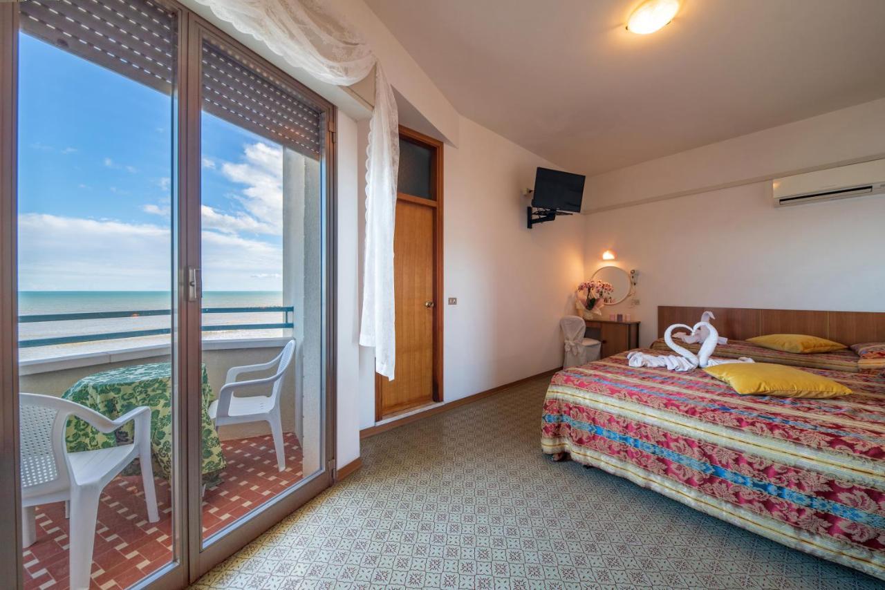Hotel Majestic بيلاريا-إيجيا مارينا المظهر الخارجي الصورة