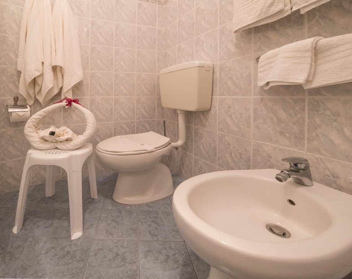Hotel Majestic بيلاريا-إيجيا مارينا المظهر الخارجي الصورة