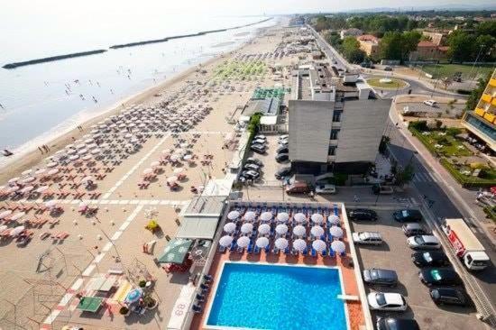 Hotel Majestic بيلاريا-إيجيا مارينا المظهر الخارجي الصورة