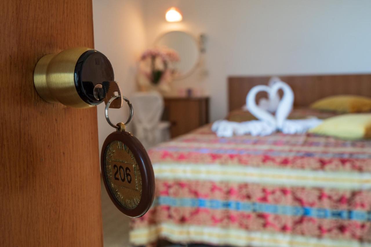 Hotel Majestic بيلاريا-إيجيا مارينا المظهر الخارجي الصورة