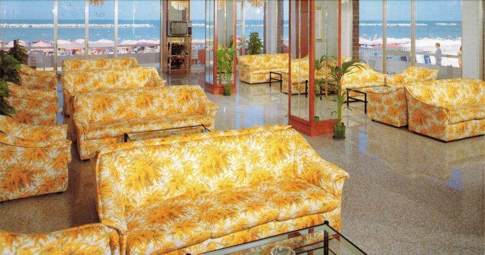 Hotel Majestic بيلاريا-إيجيا مارينا المظهر الخارجي الصورة