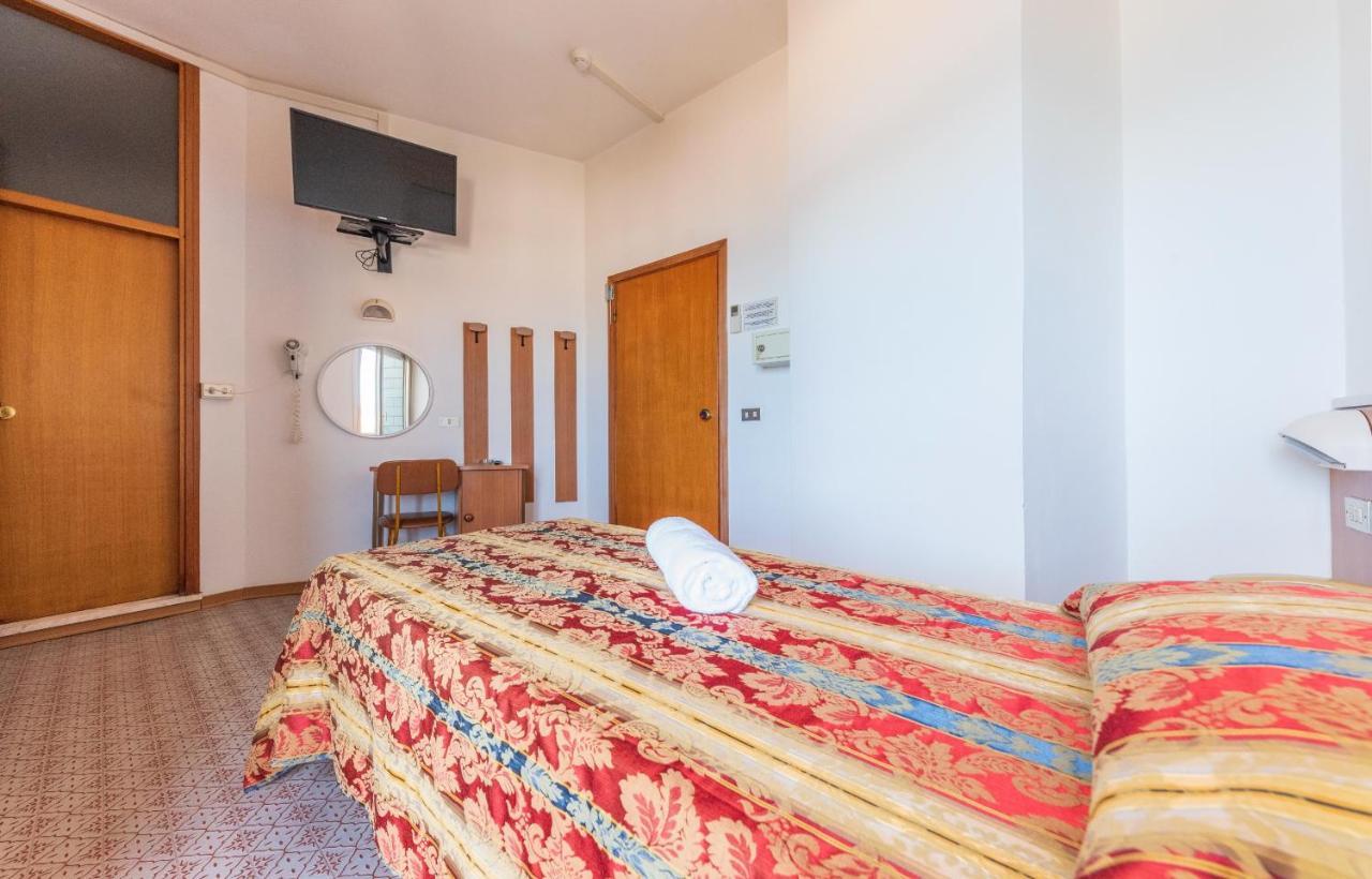 Hotel Majestic بيلاريا-إيجيا مارينا المظهر الخارجي الصورة