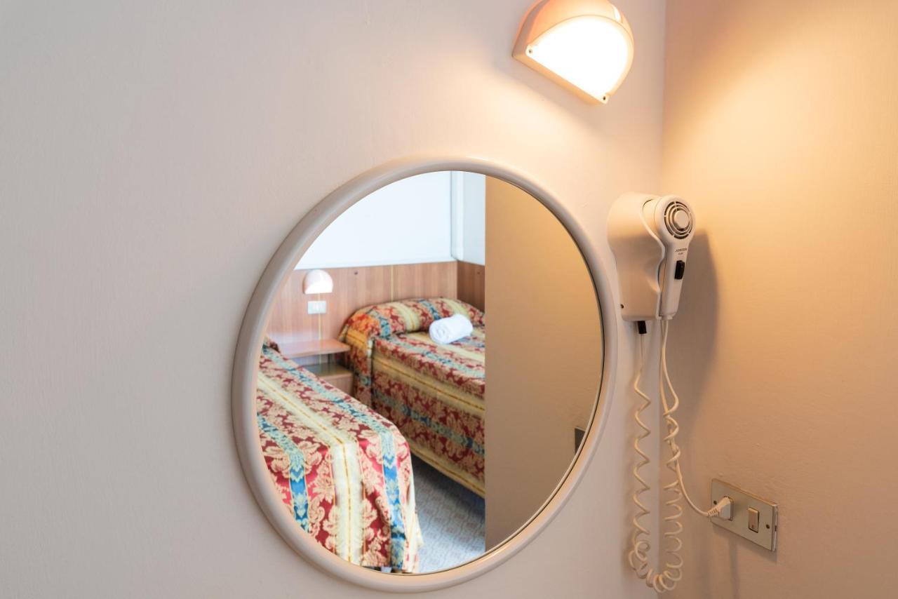 Hotel Majestic بيلاريا-إيجيا مارينا المظهر الخارجي الصورة